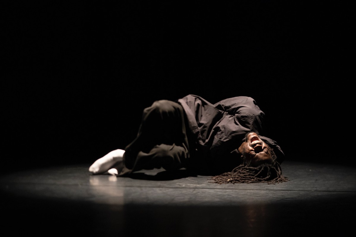 «BLACK SKINNED, WHITE MASKED»